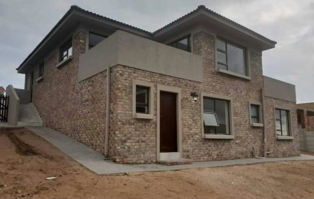 New double-storey face-brick home in Robertson Street, Reebok